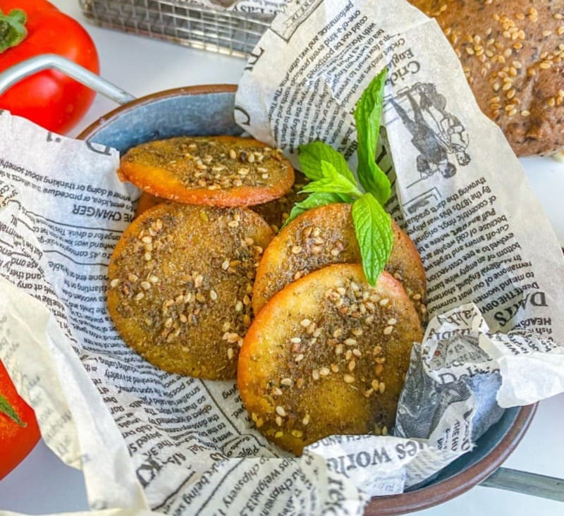 The Keto Mini Thyme Manouche (0.5 net carbs per piece)