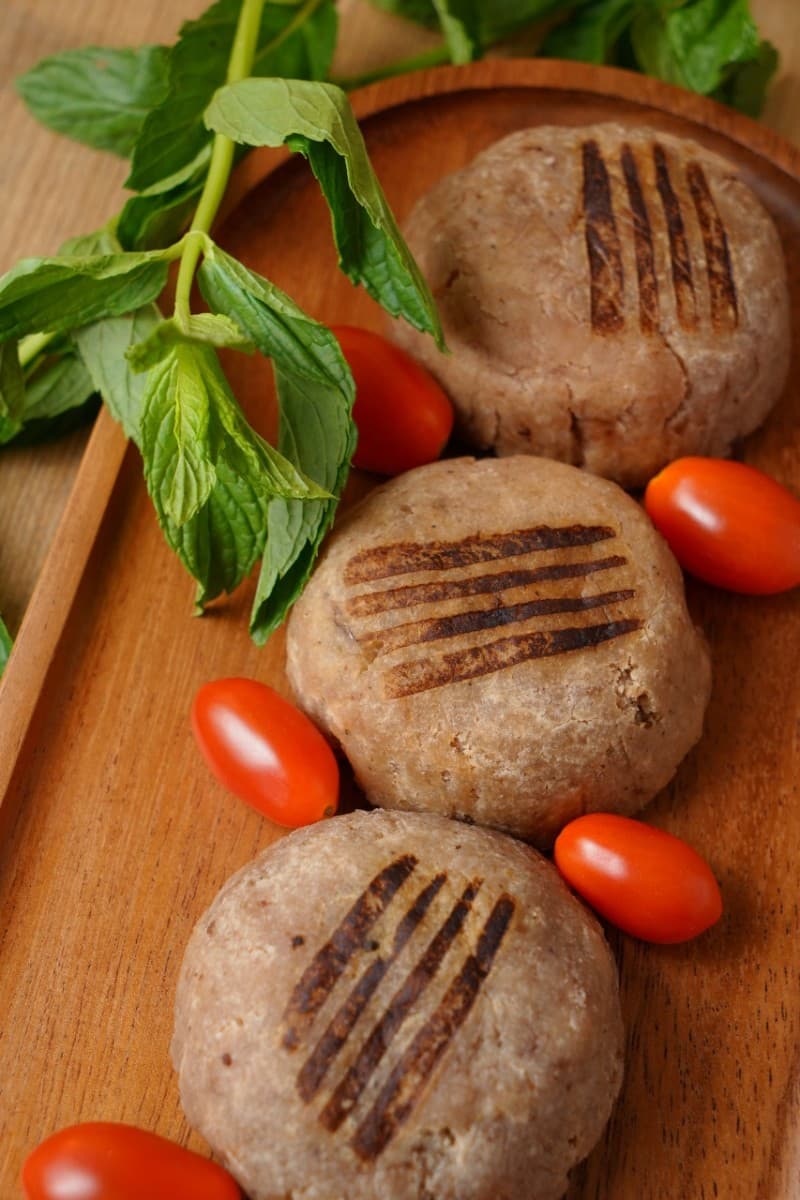 Plat Du Jour: Kebbe Meshwiye with Greek Yogurt
